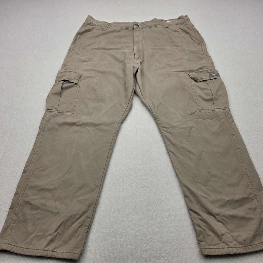 NWT Wrangler Cargo Pants Mens 40x27 Tan Fleece Lined Relaxed Fit